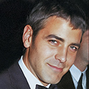 Lord Reis ist ein Mann mit Smoking und Fliege